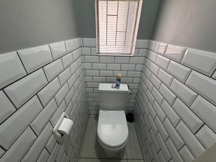 4 Bedroom Property for Sale in Barkly West Northern Cape